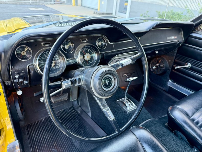 Ford-Mustang-1967-Yellow-Black-16