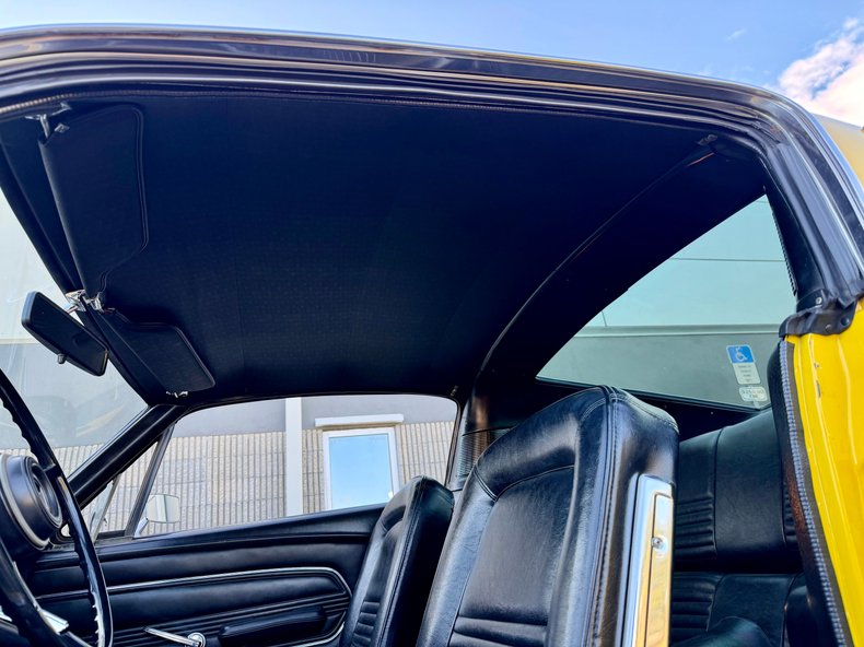 Ford-Mustang-1967-Yellow-Black-18