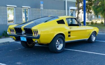 Ford-Mustang-1967-Yellow-Black-25