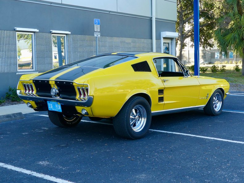 Ford-Mustang-1967-Yellow-Black-25