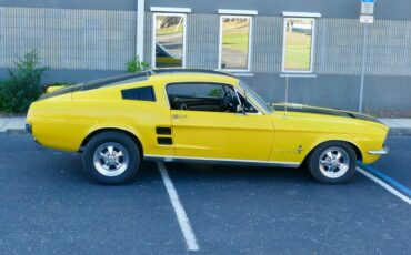 Ford-Mustang-1967-Yellow-Black-28