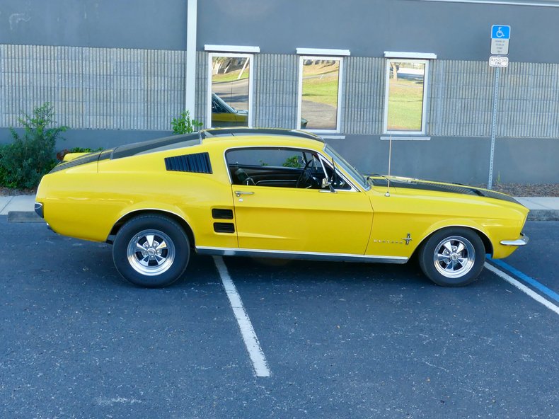 Ford-Mustang-1967-Yellow-Black-28