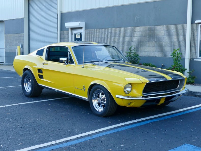 Ford-Mustang-1967-Yellow-Black-30