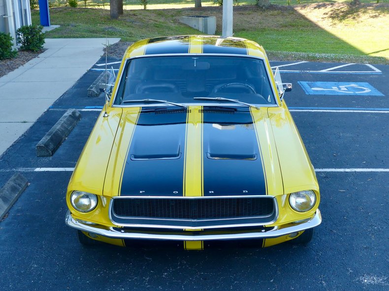 Ford-Mustang-1967-Yellow-Black-32