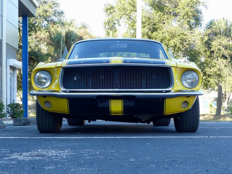 Ford-Mustang-1967-Yellow-Black-33
