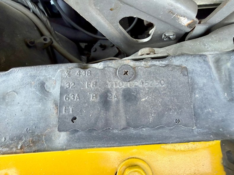 Ford-Mustang-1967-Yellow-Black-34