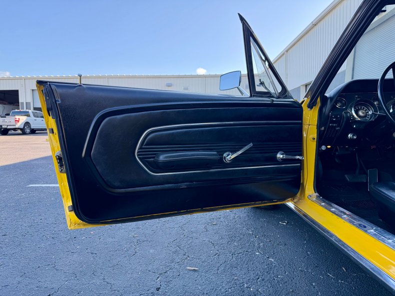 Ford-Mustang-1967-Yellow-Black-36