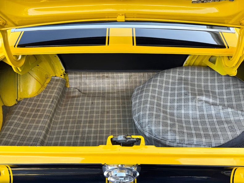 Ford-Mustang-1967-Yellow-Black-4