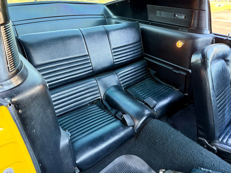 Ford-Mustang-1967-Yellow-Black-45