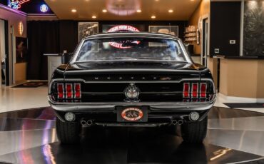 Ford-Mustang-1968-Coupe-15