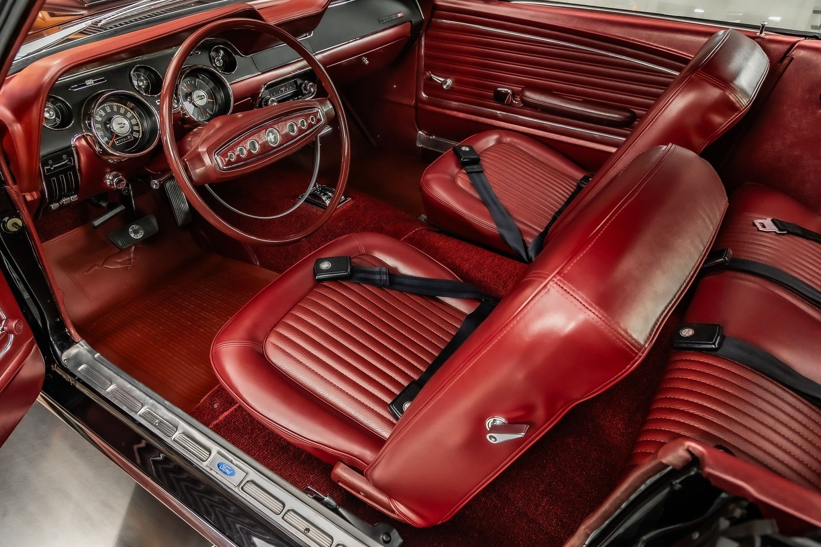 Ford-Mustang-1968-Coupe-2