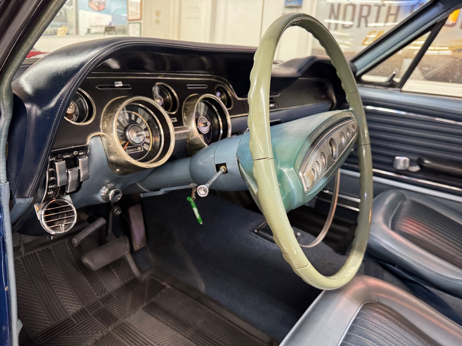 Ford-Mustang-1968-Coupe-33