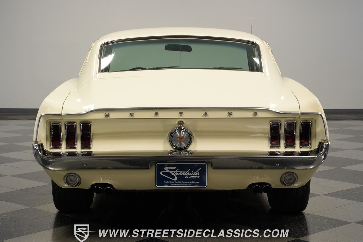 Ford-Mustang-1968-Fastback-10