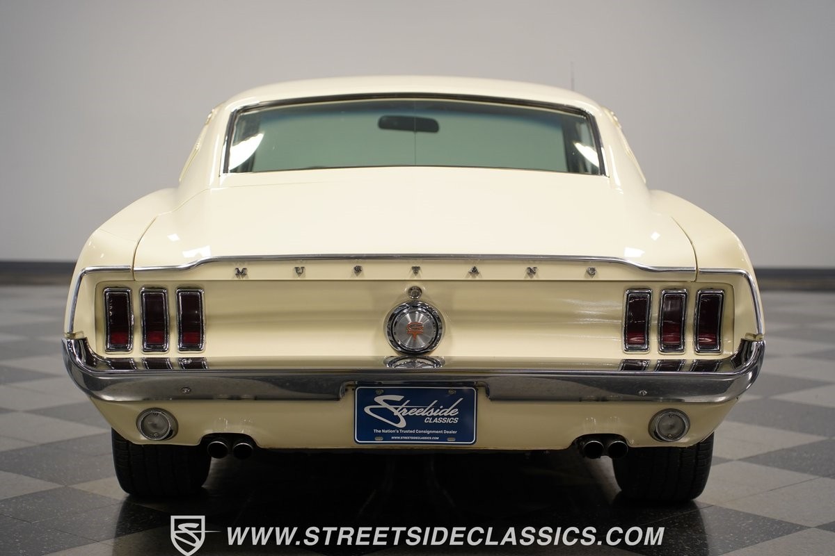 Ford-Mustang-1968-Fastback-25