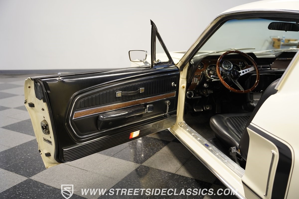 Ford-Mustang-1968-Fastback-36