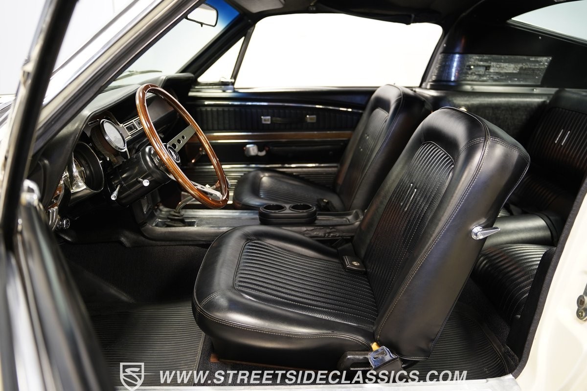 Ford-Mustang-1968-Fastback-38