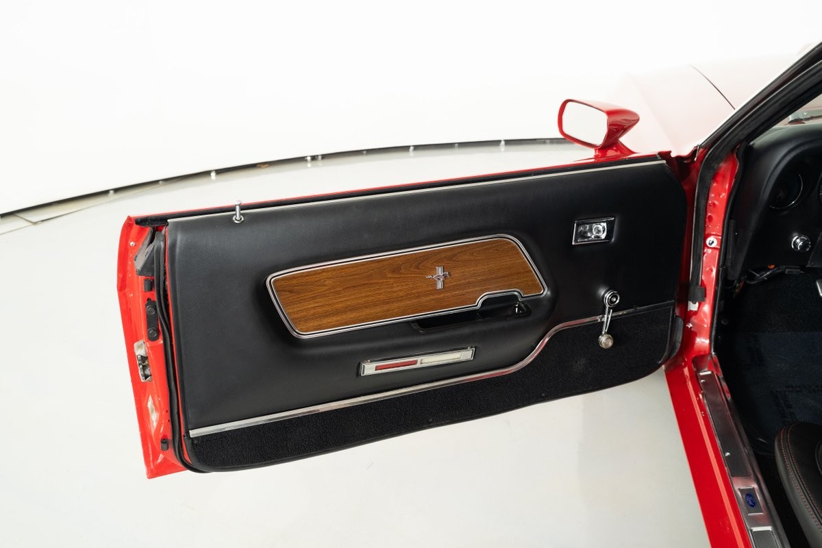 Ford-Mustang-1969-Fastback-18