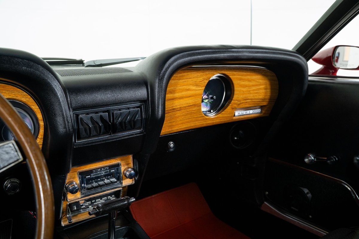 Ford-Mustang-1969-Fastback-30