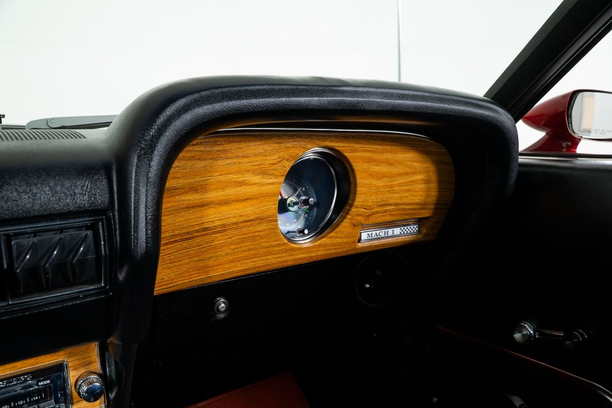 Ford-Mustang-1969-Fastback-35