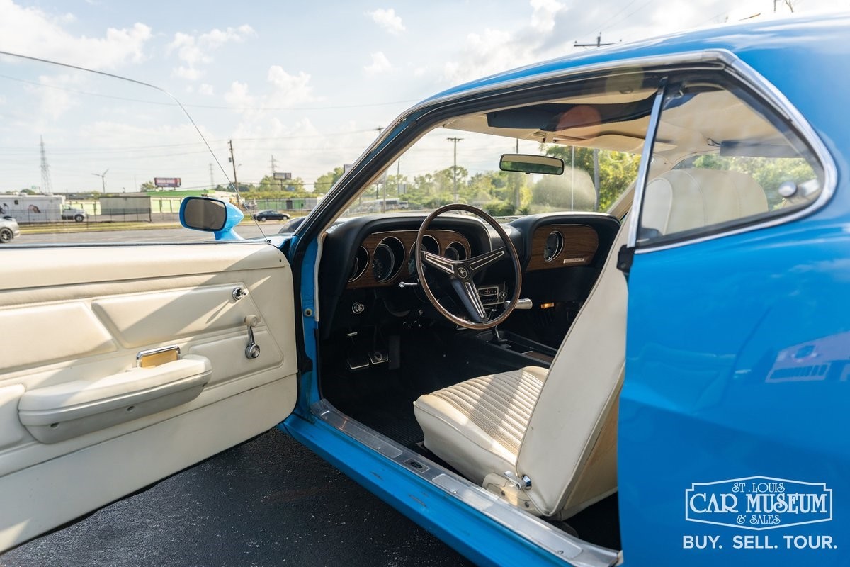 Ford-Mustang-1970-Fastback-13