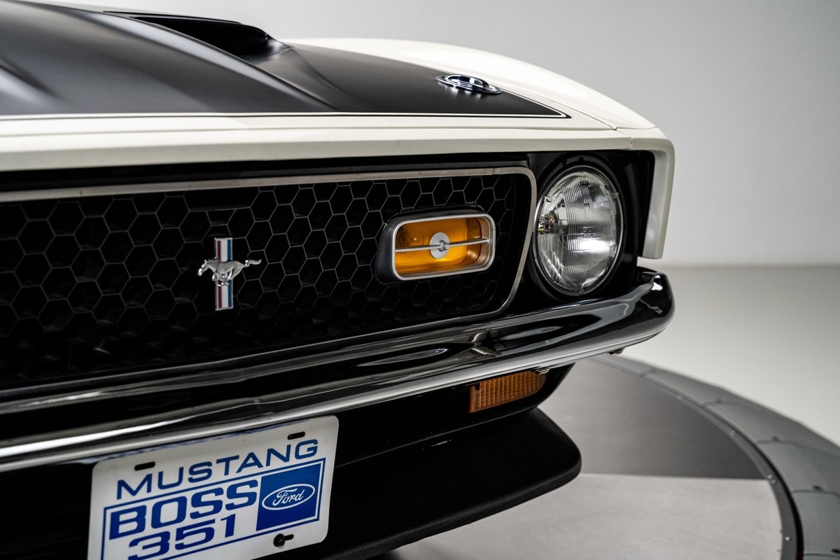 Ford-Mustang-1971-Coupe-10