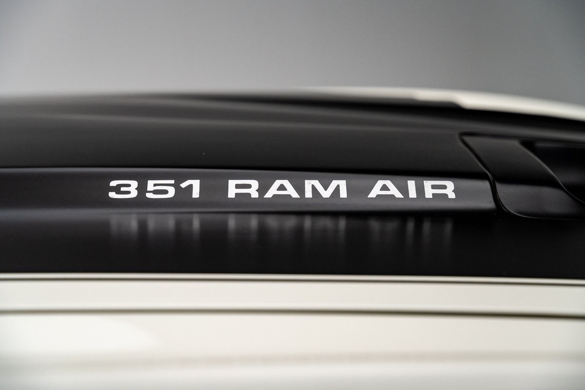 Ford-Mustang-1971-Coupe-12