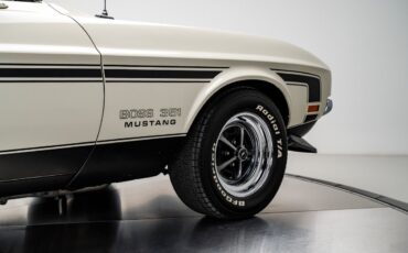 Ford-Mustang-1971-Coupe-26