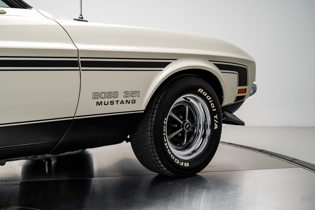 Ford-Mustang-1971-Coupe-26