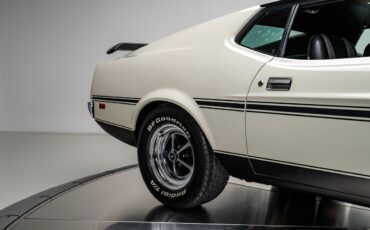 Ford-Mustang-1971-Coupe-28