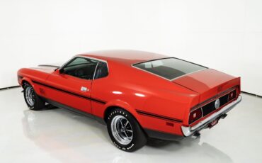 Ford-Mustang-1971-Fastback-10