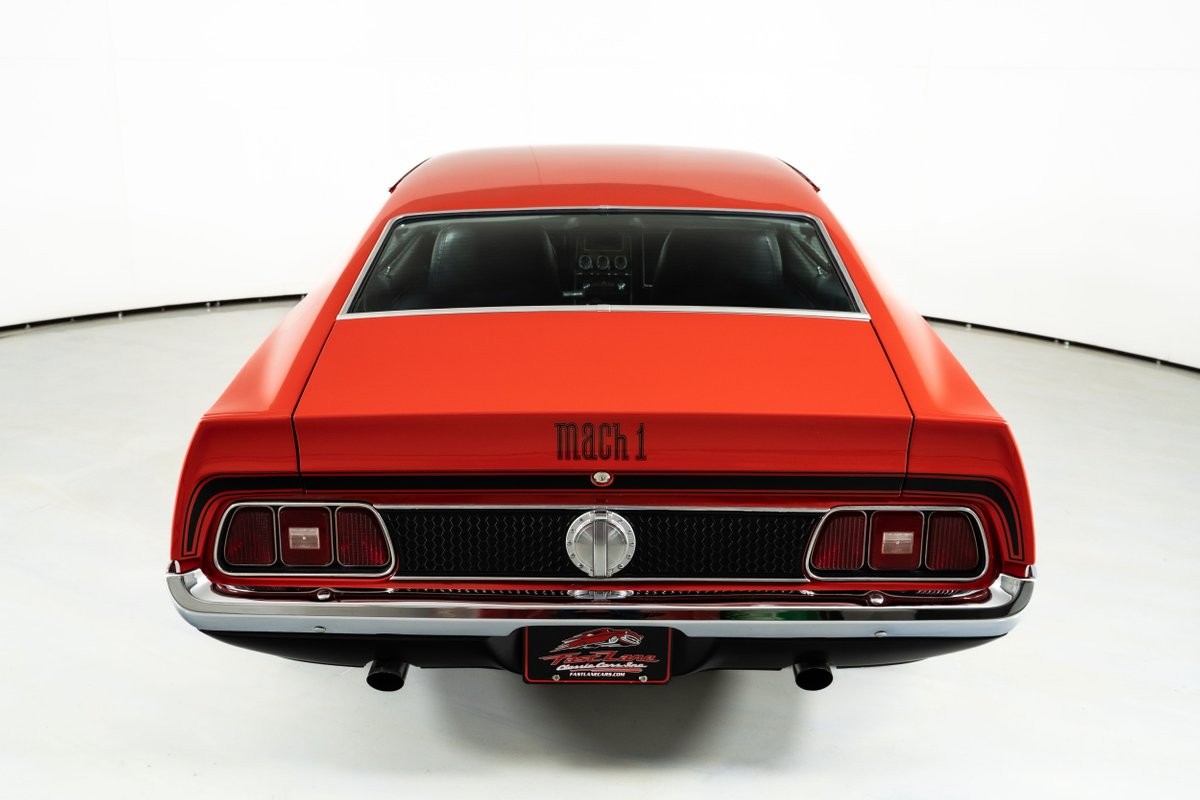Ford-Mustang-1971-Fastback-12