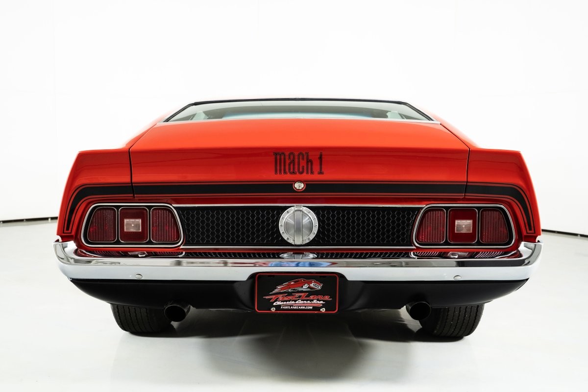 Ford-Mustang-1971-Fastback-13