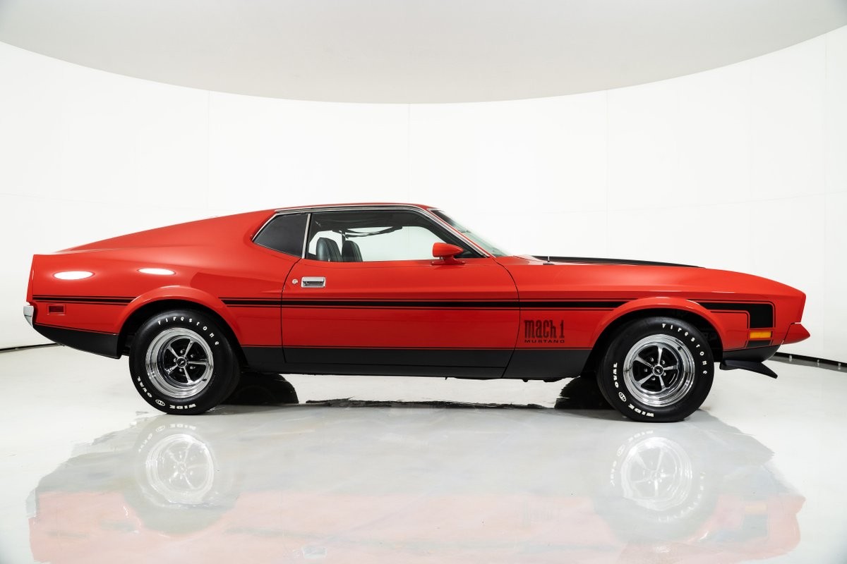 Ford-Mustang-1971-Fastback-16
