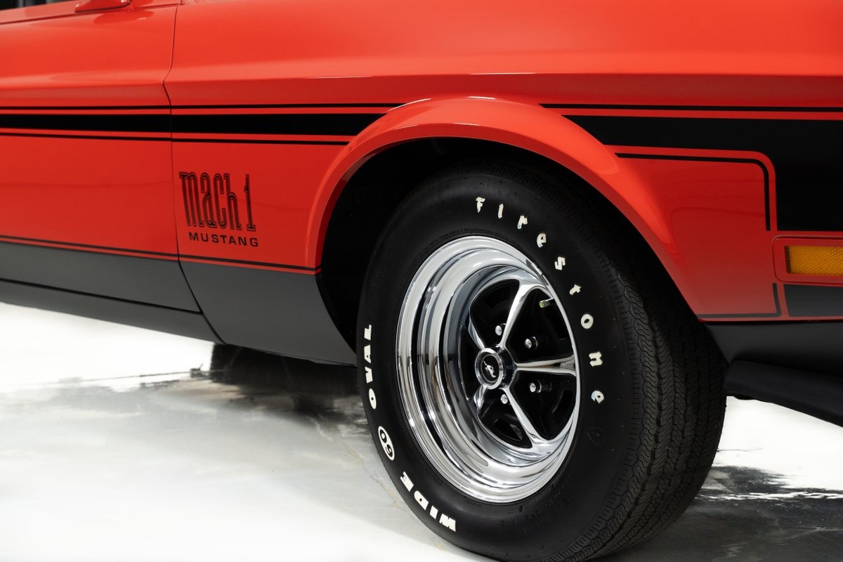 Ford-Mustang-1971-Fastback-18