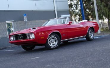 Ford-Mustang-1972-Red-White