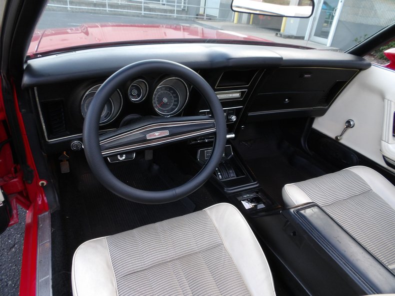 Ford-Mustang-1972-Red-White-9