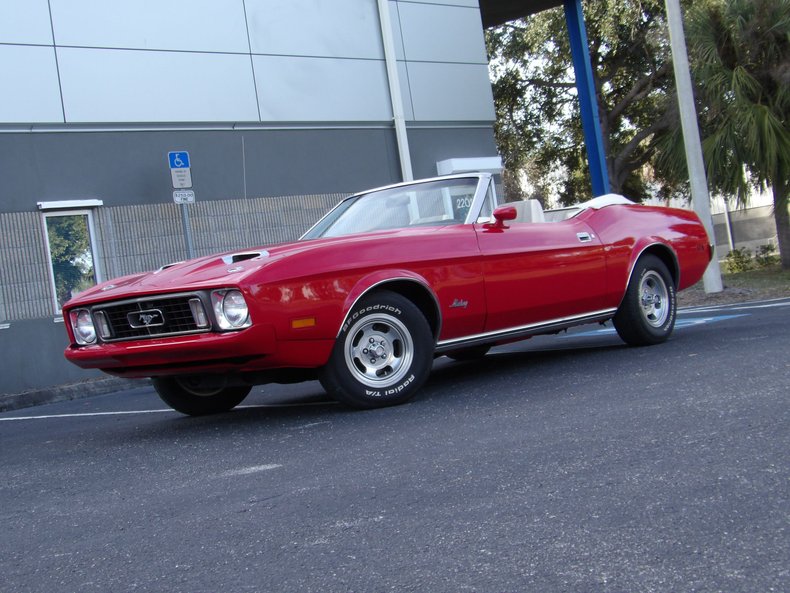 Ford-Mustang-1972-Red-White