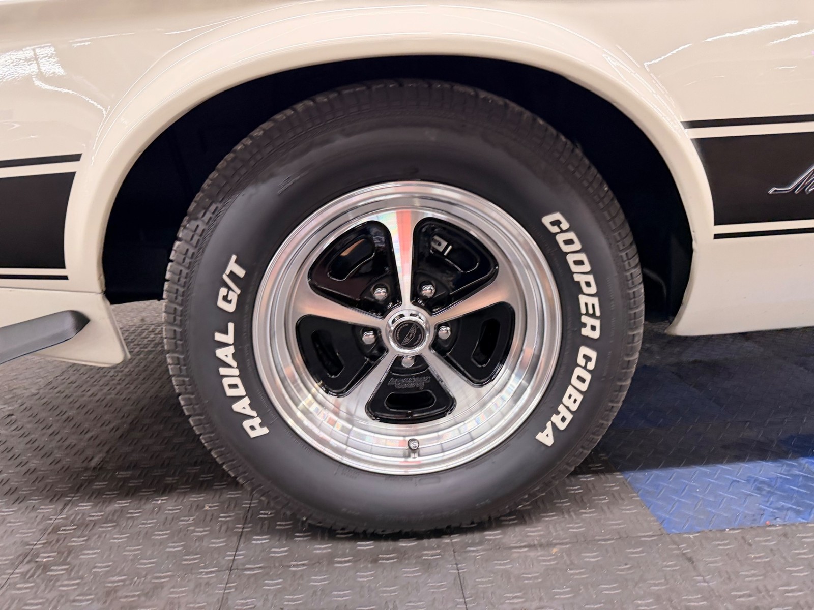 Ford-Mustang-1973-25