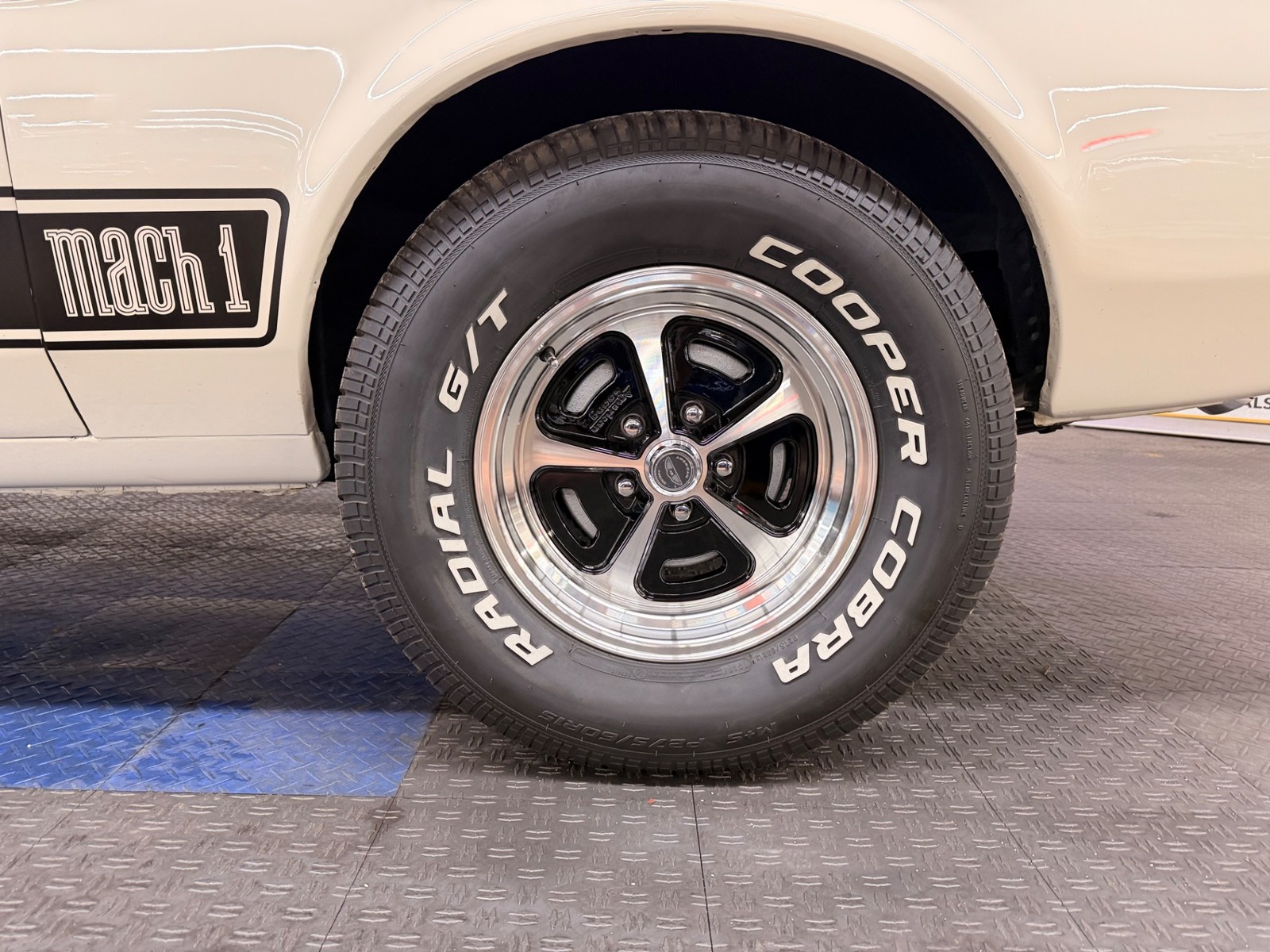 Ford-Mustang-1973-26