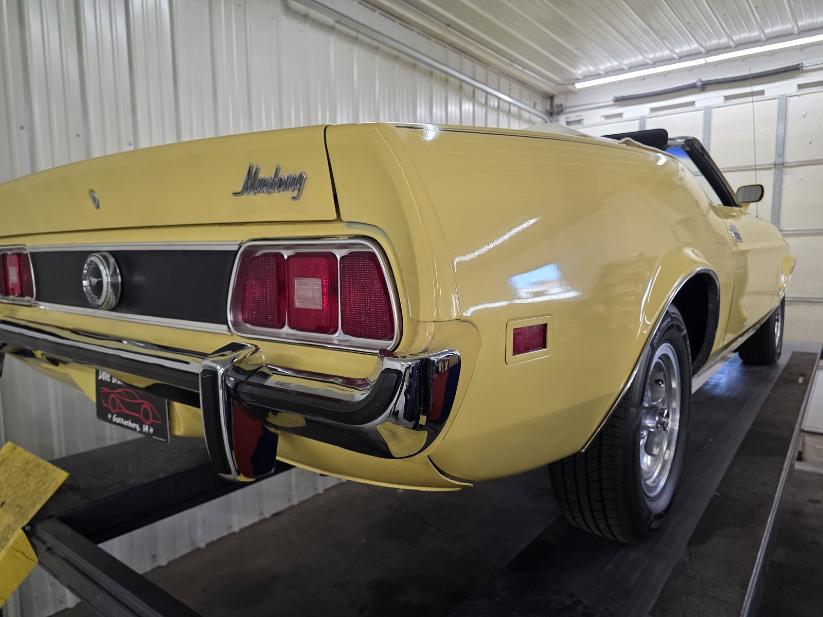 Ford-Mustang-1973-Convertible-31