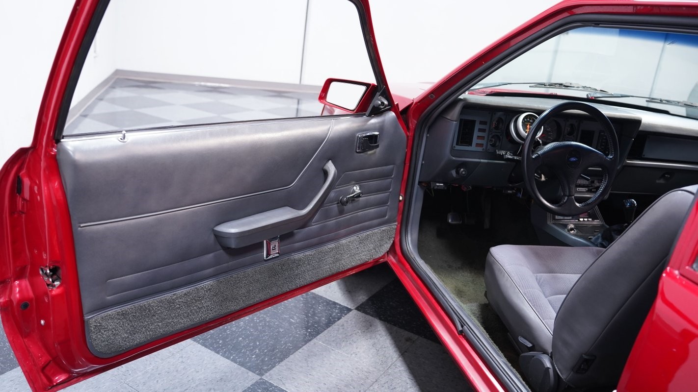 Ford-Mustang-1979-Hatchback-32