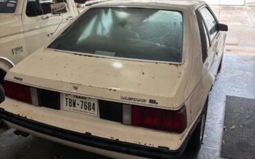 Ford-Mustang-1982-Hatchback-2