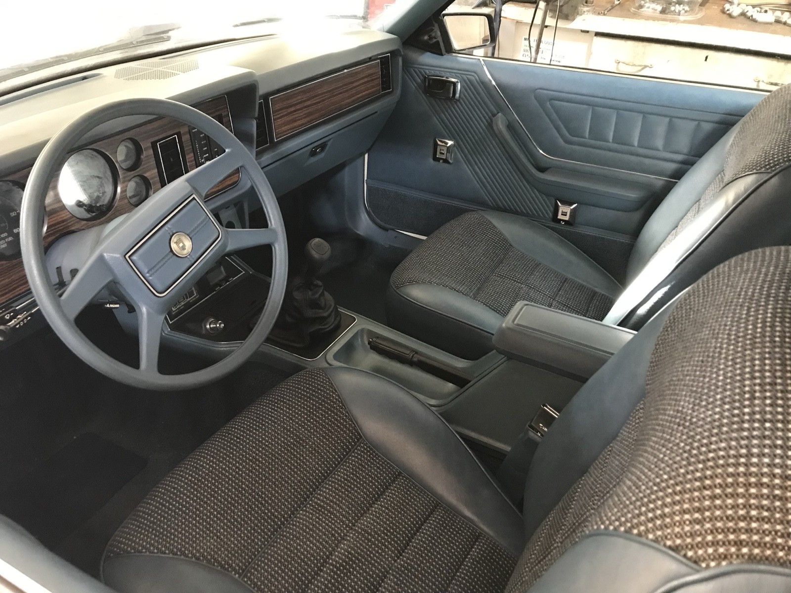 Ford-Mustang-1982-Hatchback-7