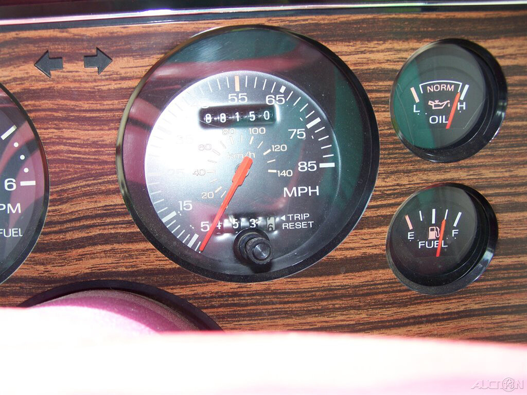 Ford-Mustang-1983-Convertible-10