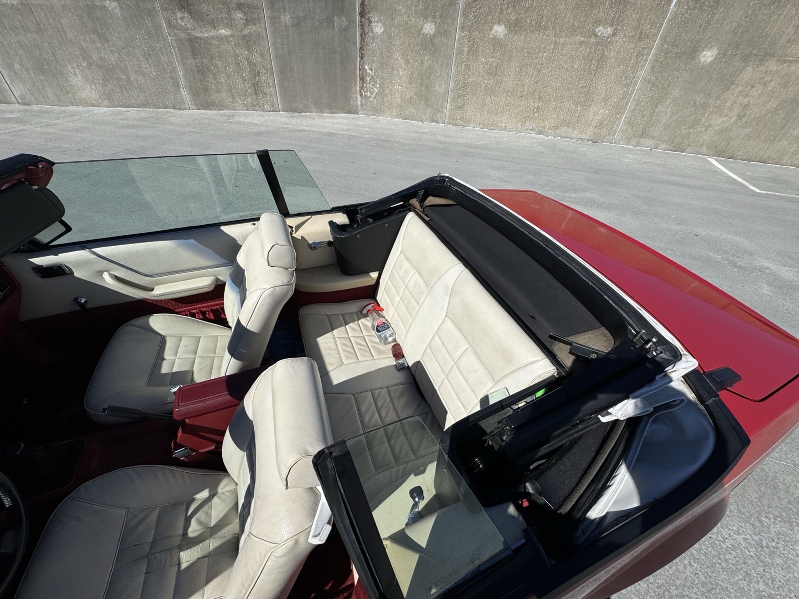 Ford-Mustang-1983-Convertible-10