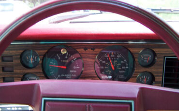 Ford-Mustang-1983-Convertible-11