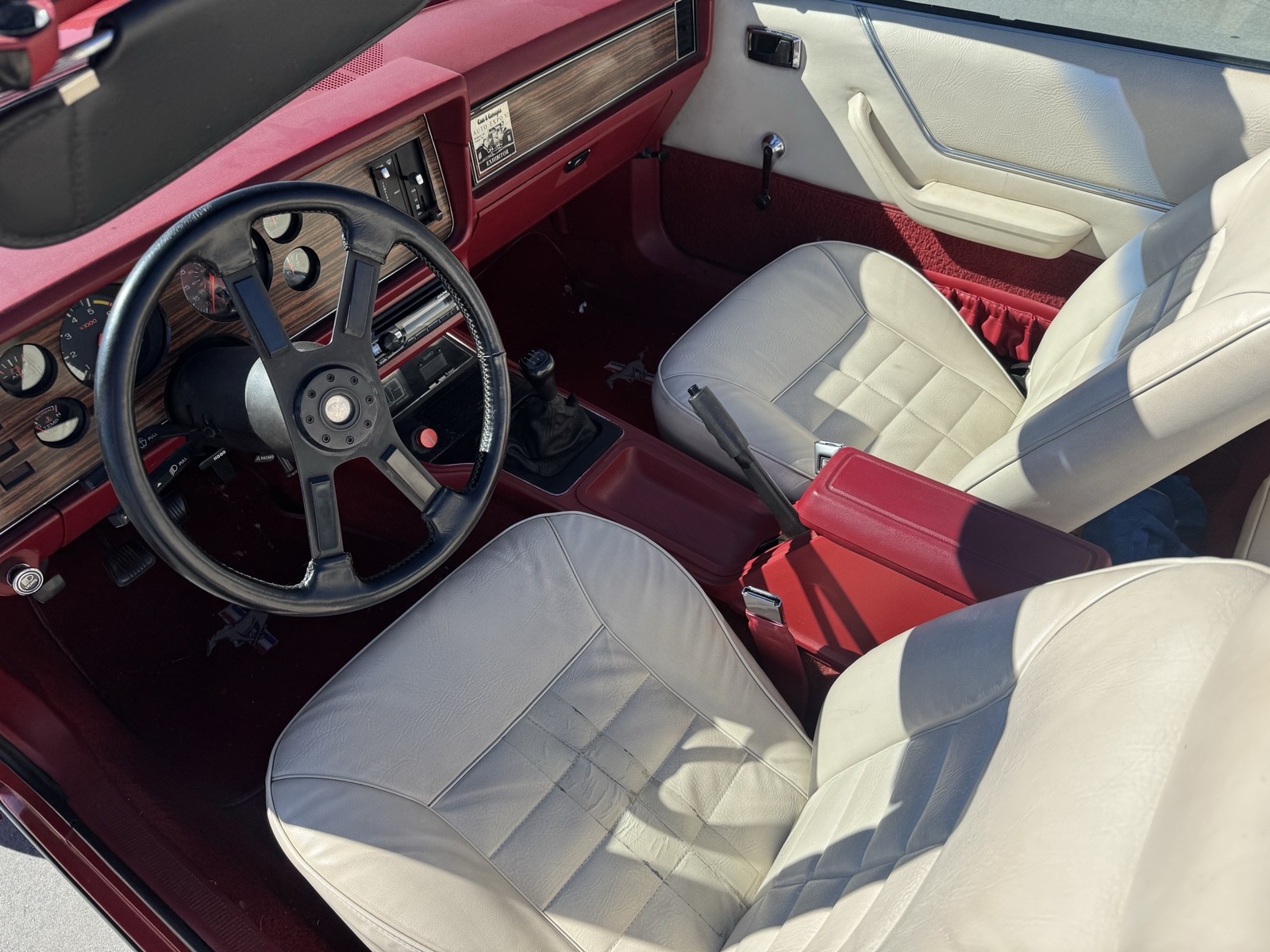 Ford-Mustang-1983-Convertible-12