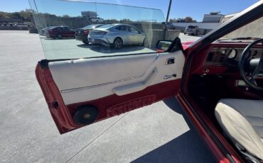 Ford-Mustang-1983-Convertible-14