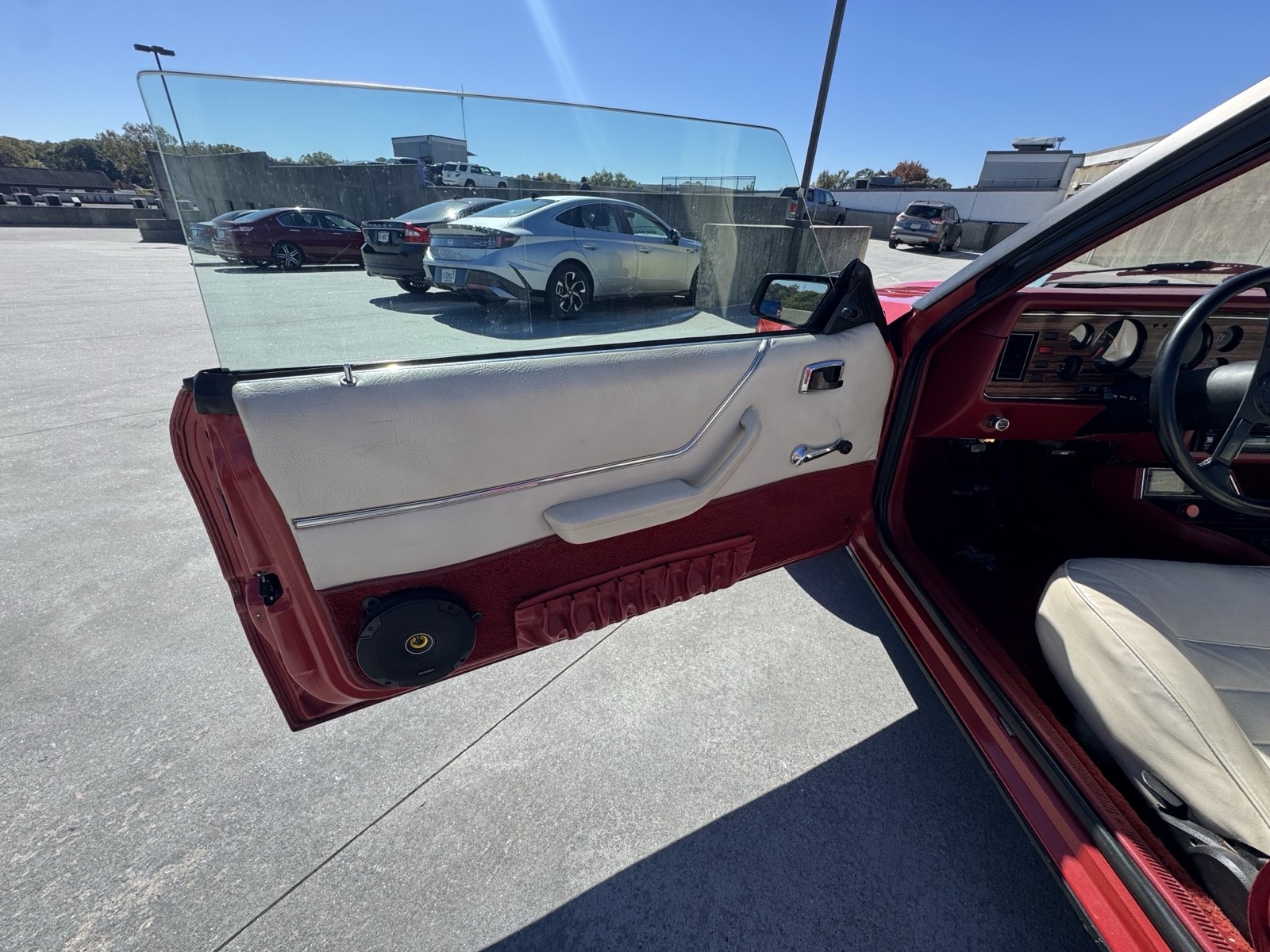 Ford-Mustang-1983-Convertible-14