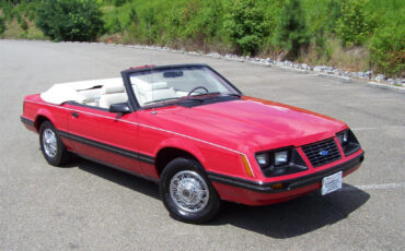 Ford-Mustang-1983-Convertible-17